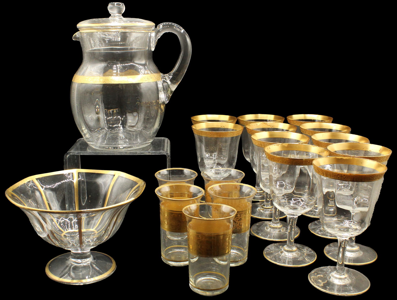 (18) Tiffin Glass Drinkware Pieces (1 of 20)