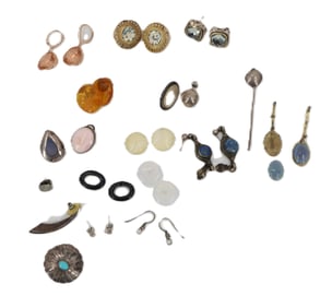 31 Miscellaneous Jewelry Pieces