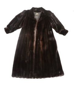 Koslows Blackglama Dark Ranch Mink Coat