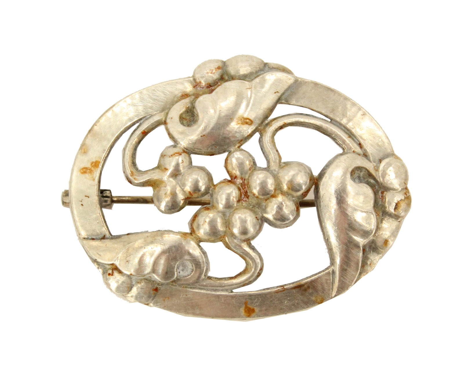Georg Jensen Art Nouveau Berries and Leaves Sterling Silver Brooch - 0.360 ozt: Georg Jensen Art Nouveau Berries and Leaves Sterling Silver Brooch - 0.360 ozt. Marked on the back. Condition: Commensurate with age. Size: 2 x 1 1/2 in. Gross Weight: 0.360 ozt