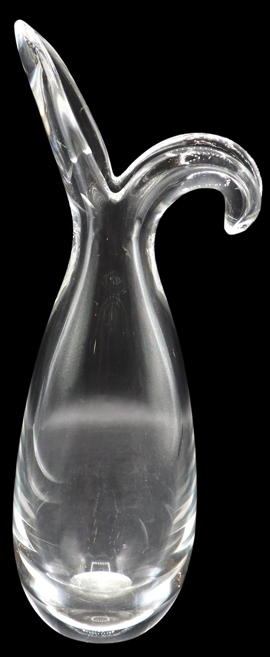 American Steuben Art Glass Pitcher Plant Sheared Rim Flower Vase: American Steuben Art Glass Pitcher Plant Sheared Rim Flower Vase. Mid-century style with inspirations from nature, a rounded ovoid body with the split top and one curled, one straight lip on the sides