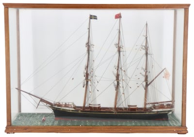 Ship Model Diorama of the Three Masted Sailing Ship "Robert"