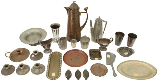 (25) Vintage Various Metal Pieces.