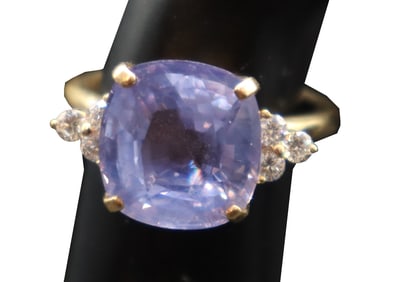 Marked 750 (18k) Gold, Diamond, and Corundum Ring - Gross 6 g.