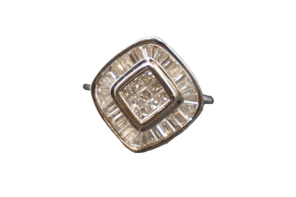 Marked 18k Gold And Diamond Ring - Gross 5.2 g.