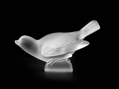French Lalique Frosted Crystal Art Glass Bird Figurine: French Lalique Frosted Crystal Art Glass Bird Figurine. Crouching bird resting on a base, signed on bottom.&nbsp; Condition: Excellent.&nbsp; Size: 5 1/2 x 4 1/2 x 3 1/4&nbsp;in.&nbsp; Lal