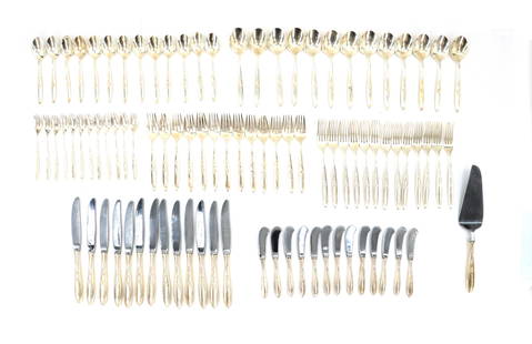 (91) Piece Towle Rose Solitaire Sterling Silverware Service - 70.515 ozt.: (91) Piece Towle Sterling Silverware Set - 70.515 ozt. 13-service set of soup and table spoons; fish, dinner, and salad forks; butter and fish knives; and one cake server. Towle sterling. Knives with