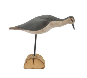 William White Shorebird Sandpiper Decoy: William White Shorebird Sandpiper Decoy. Hand carved and painted. Signed and dated.&nbsp;Condition as pictured.
