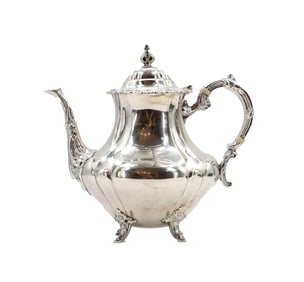 Reed and Barton Sterling Silver Tea Pot - 25.450 ozt.
