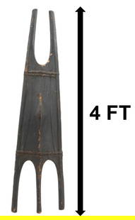 Antique Bontoc Igorot Warriors/Headhunters Shield (Kalasag): Antique Bontoc Igorot Warriors/Headhunters Shield (Kalasag). Northern Philippines. Carved wood. Condition as pictured. Provenance:Â Captain Ralph Craven commanded Philippine "Scouts&quo