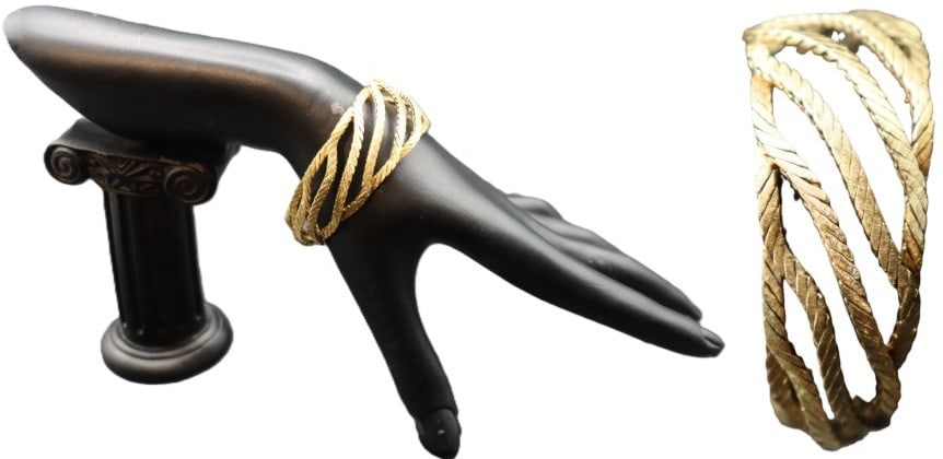 Marked 18k Gold Italian Bracelet - Gross 38.9 g.: Marked 18k Gold Italian Bracelet. Marked on clasp. Consists of several parallel ropes that are connected to form a single piece. Herringbone-like appearance. Length: 7 in. Gross