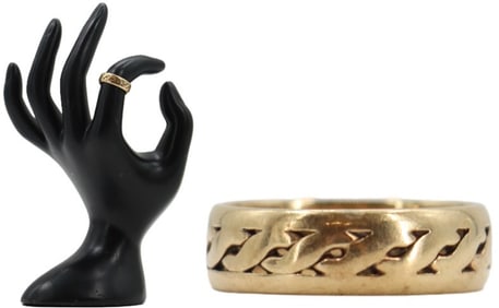 Marked 14k Gold Vintage Wedding Band - Gross 3.2 g.