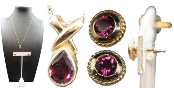 Marked 14k Gold Necklace and Stud Earrings - Gross 3.3 g.