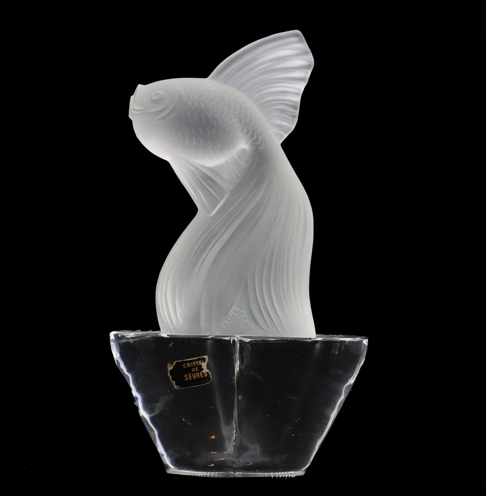 French Sevres Frosted and Clear Glass Fish Paperweight: French de Sevres Frosted and Clear Glass Fish Paperweight. Incise signature on base. Sevres glass paperweight with clear glass base, frosted glass fish. Size: 4 x 2 1/2 x 6 3/4 in. Sèvres 