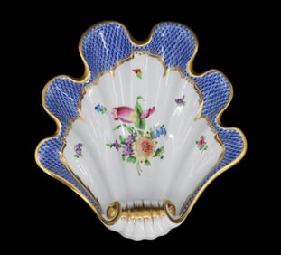 Hungarian Herend Porcelain Hand Painted Scallop Bowl