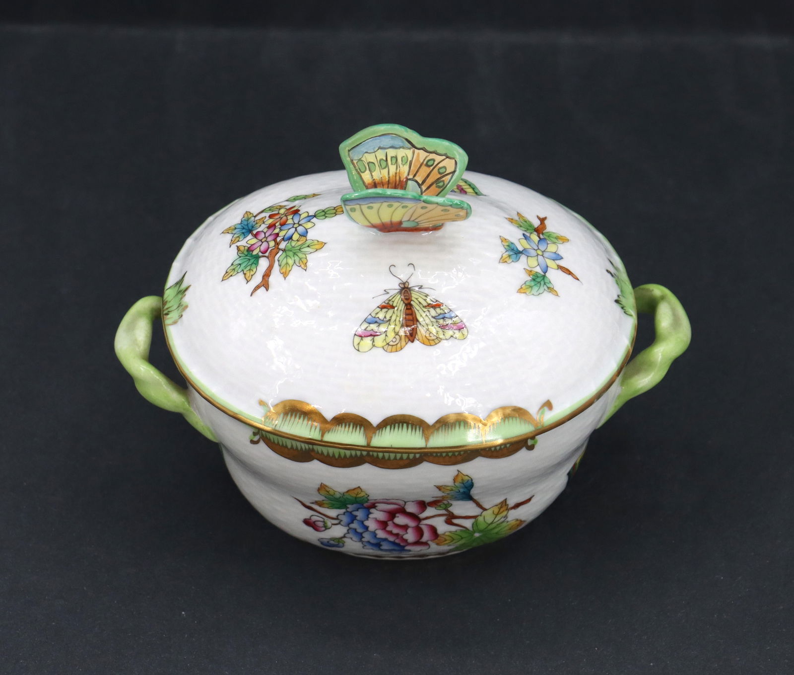 Hungarian Herend Porcelain Queen Victoria Basketweave Pattern Covered Sugar Bowl (1 of 15)
