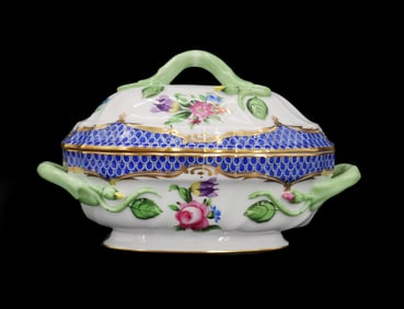 Diminutive Hungarian Herend Porcelain Hand Painted Trinket Box