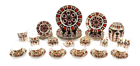 (39) English Royal Crown Derby "Old Imari" Bone China Dinnerware Set