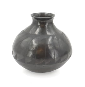Mexican Oaxacan Polished Blackware Clay Vase