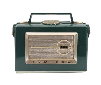 Vintage Admiral Aeroscope Emerald Green Bakelite AM Radio with Cord and Bailey