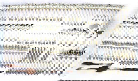 (112) English Wallace Grand Baroque SterlingSilver Flatware - Gross 141.825 ozt.
