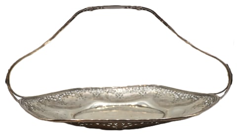 Meriden Britannia Reticulated Sterling Silver Biscuit Basket - 10.910 ozt.