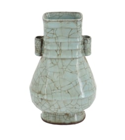 Chinese Ge-Ware Vase