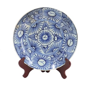 Chinese Blue and White Chrysanthemum Plate