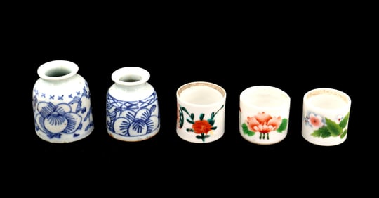 (2) Chinese Export Porcelain Brush Pots and (3) Ink Pots