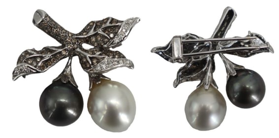 One 18k Gold, Pearl, and Diamond Brooch - Gross 16.6 g.