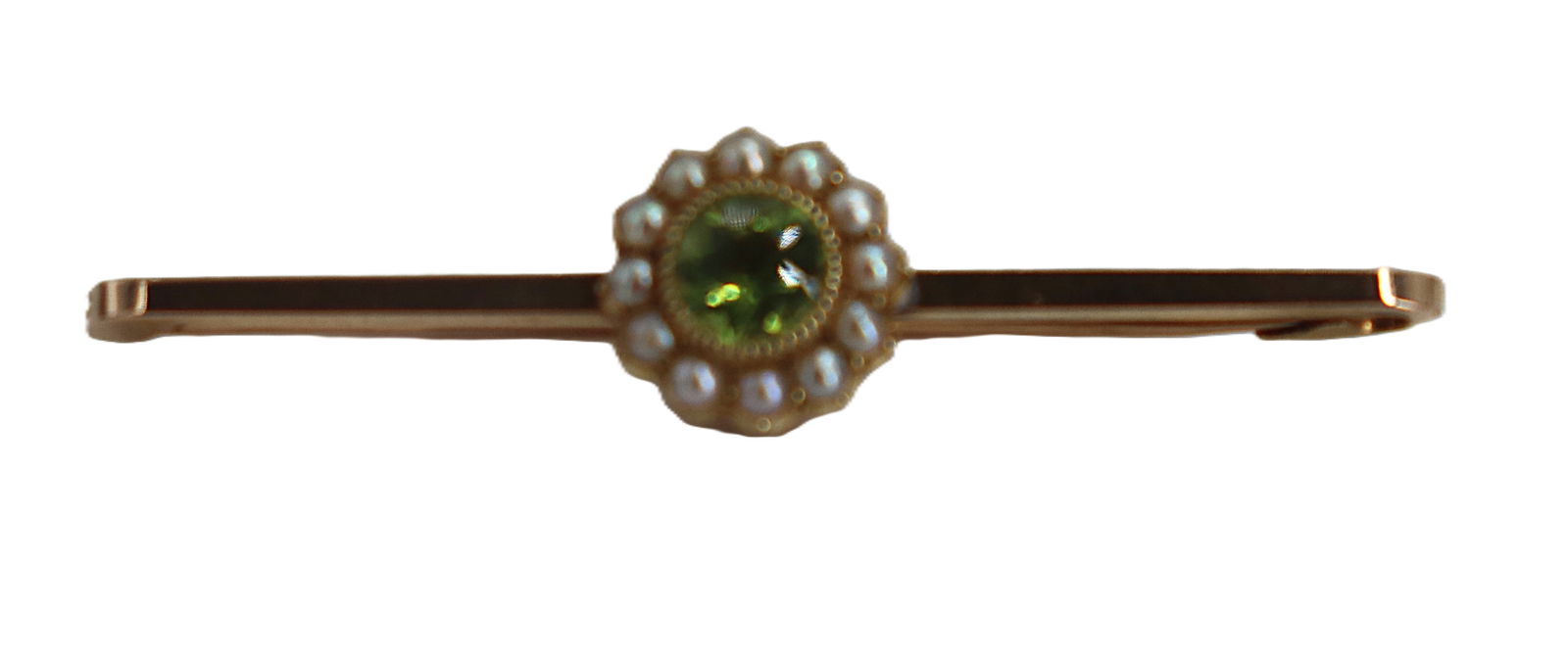 10k Gold, Pearl, and Peridot Bar Pin - Gross 2.6 g.: 10k Gold, Pearl, and Peridot Bar Pin. Marked on back. Round cut peridot surrounded by small white pearls. 10k yellow gold. Size: 2 x 1/4 x 1/4 in. Gross Weight: 1.6 dwt. 2.6 g. 