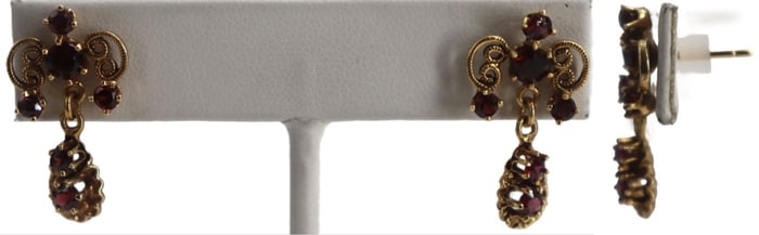 One Pair of 14k Gold and Garnet Earrings - Gross 4.2 g.