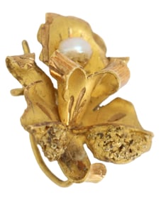 Tested 14k Gold and Pearl Pendant- Gross 1.9 g.