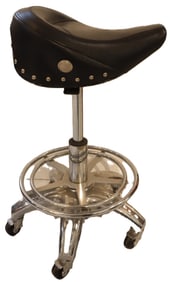 Larin Pneumatic Biker Stool