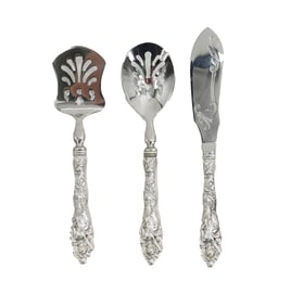 (3) Rare Love Disarmed Reed & Barton Mixed Metal Serving Utensils