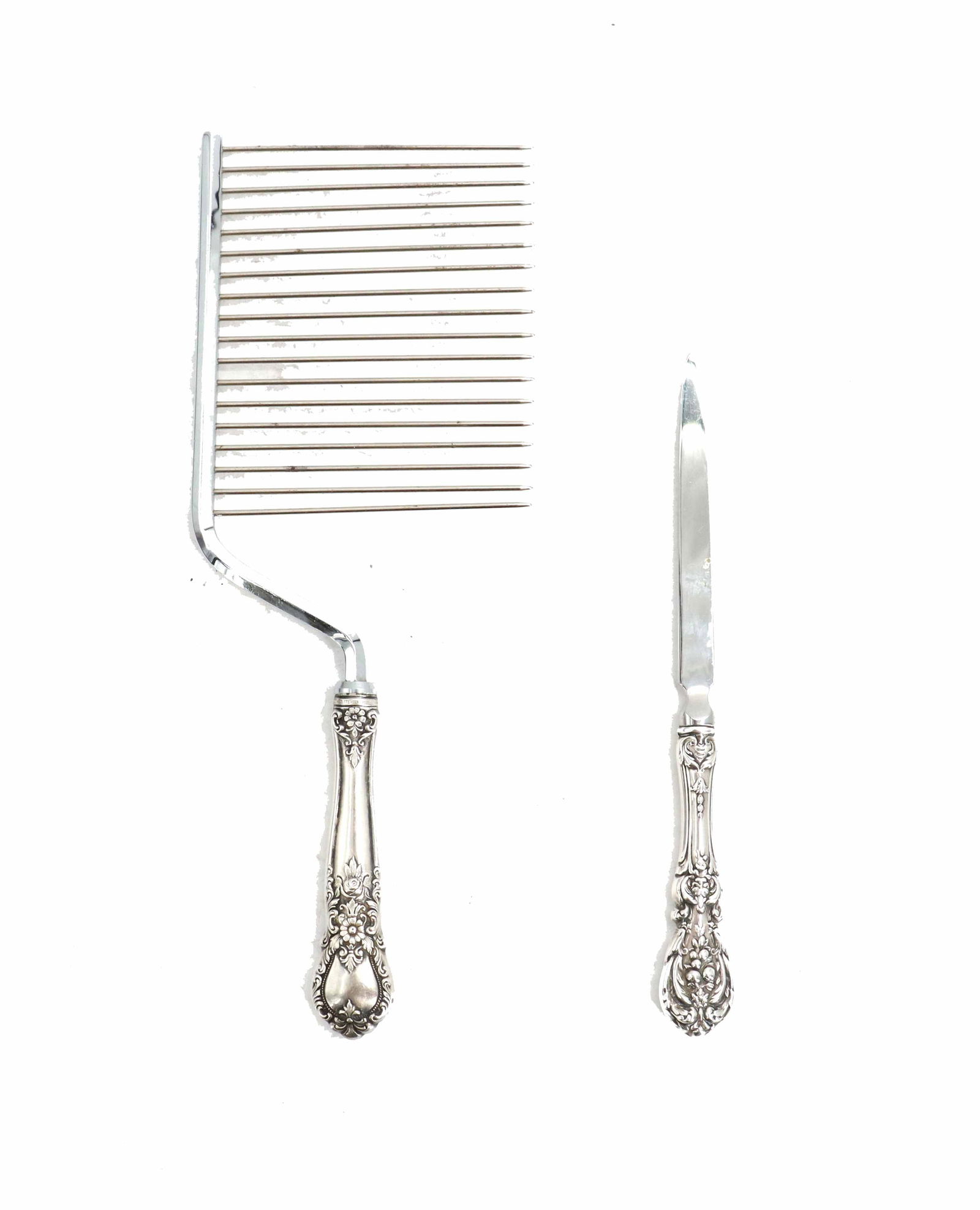 (2) Piece Sterling Silver Handled Cake Set (1 of 15)