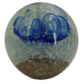 Italian Murano Controlled Bubble Art Glass Paperweight