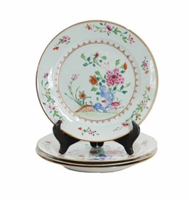 (4) Chinese Qianlong Period Famille Rose Plates
