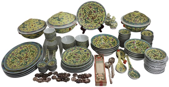 (170) Piece Chinese Porcelain Dinner Service Set