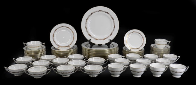 (84) Minton Rideau Pattern Gold and White Serveware