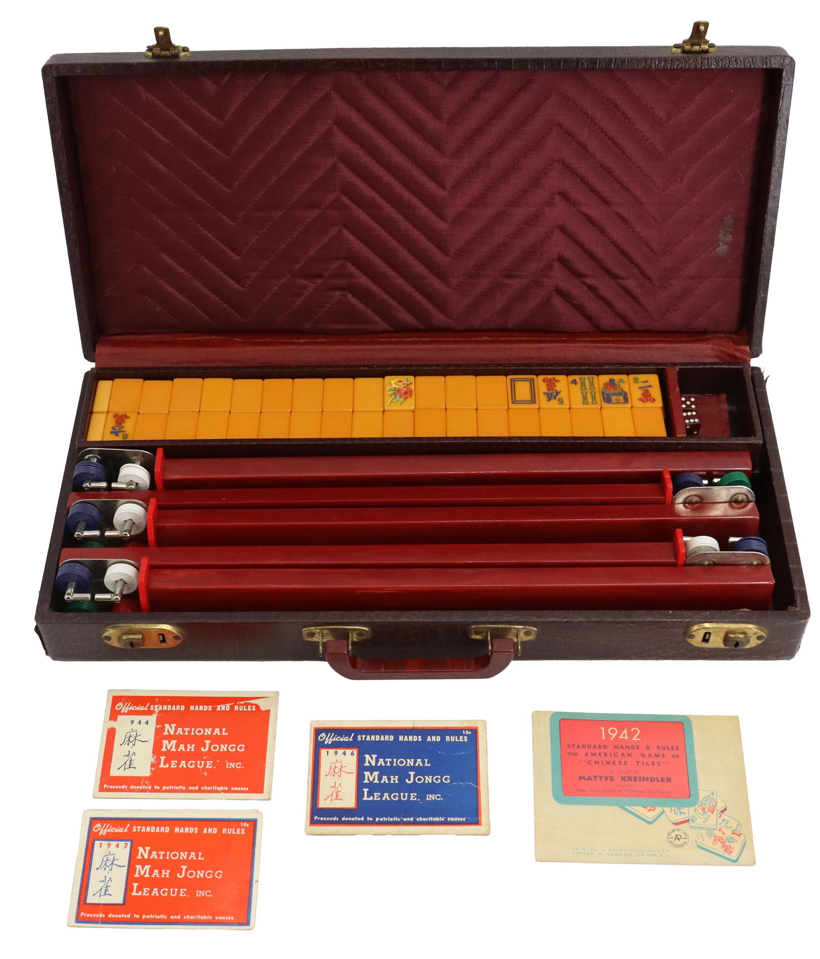 Complete 1942 Bakelite Mahjong Set in Original Case (1 of 14)