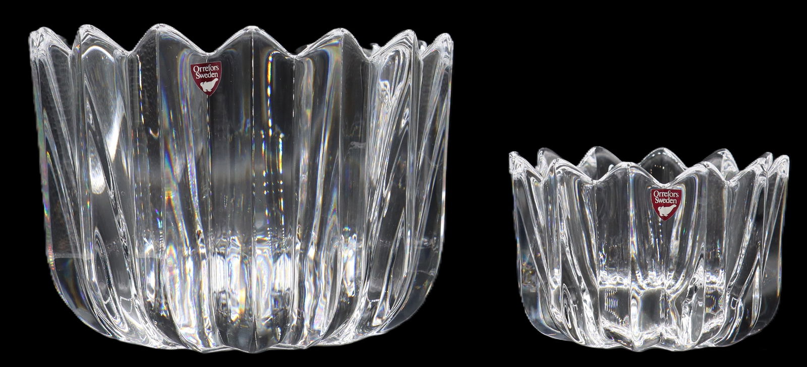 (2) Jan Johansson (1942-2018) Swedish, Orrefors "Fleur" Crystal Bowls: (2) Jan Johansson (1942-2018) Swedish, Orrefors "Fleur" Crystal Bowls. Beautiful sharp scalloped edges with a flat base, made to emulate a bloomed flower. Both have original labels