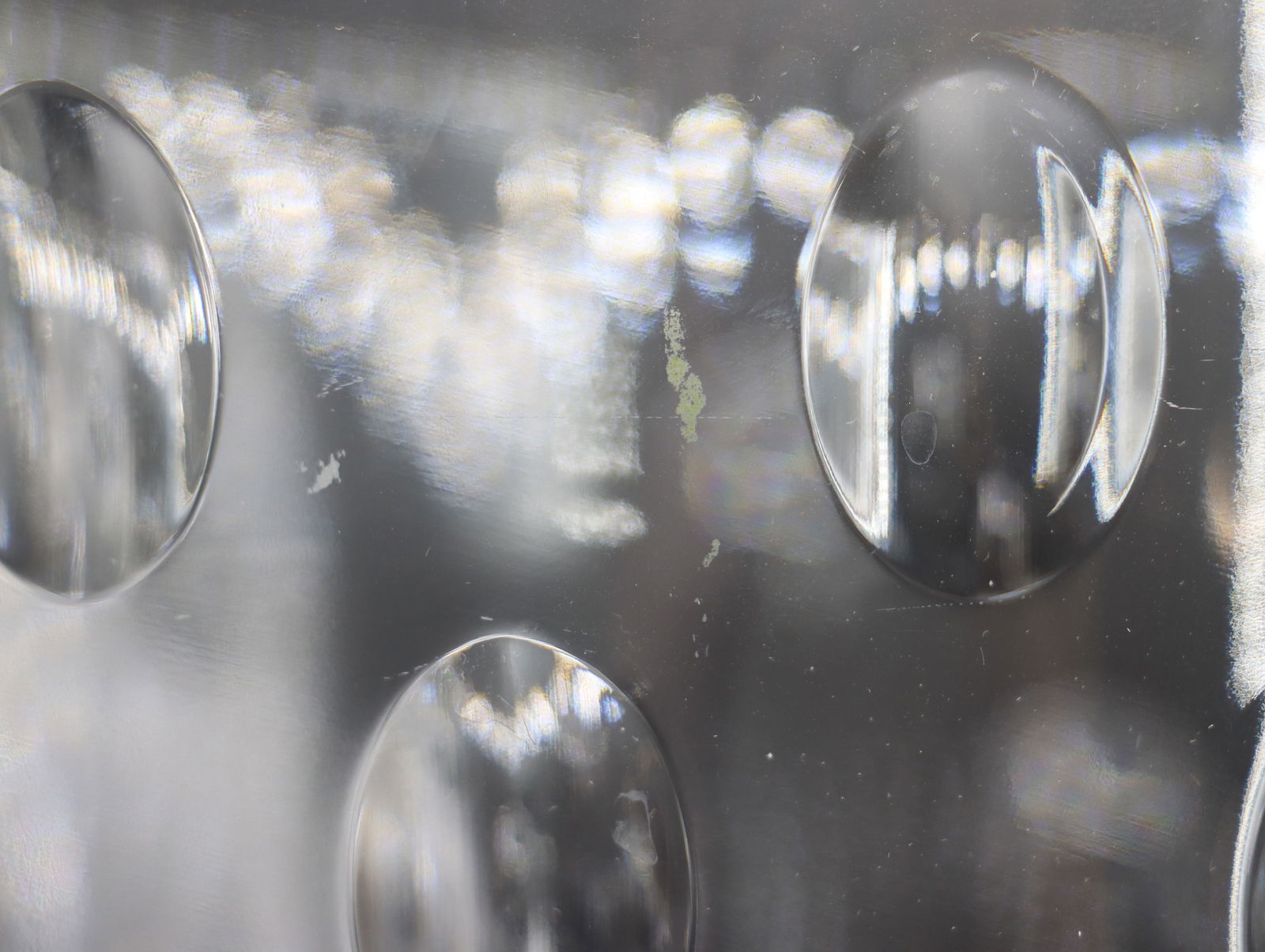 Tall Bubble Pattern Crystal Vase - 14