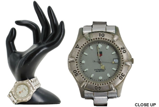 One TAG Heuer Professional 200 Meters Diver's Watch (1 of 12)