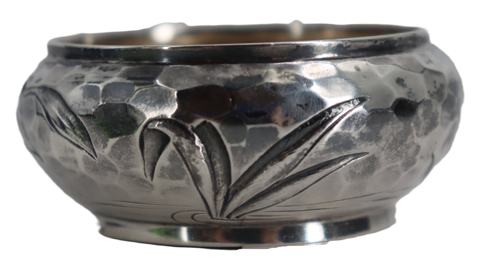 Dominick & Haff Hammered Japonisme Sterling Silver Bowl - 2.215 ozt.: Dominick & Haff Hammered Japonisme Sterling Silver Bowl - 2.215 ozt. Beautifully incised leaf and stem patterns across the hammered surface. Marked on the underside. Size: 1 1/4 x 2 7/8