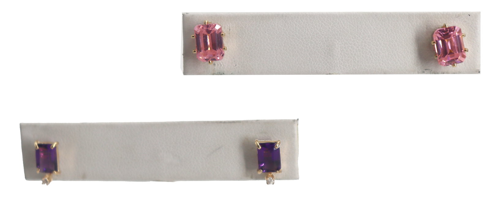 Two Pairs of Tested 10k Gold Earrings - Gross 3.2 g. (1 of 11)