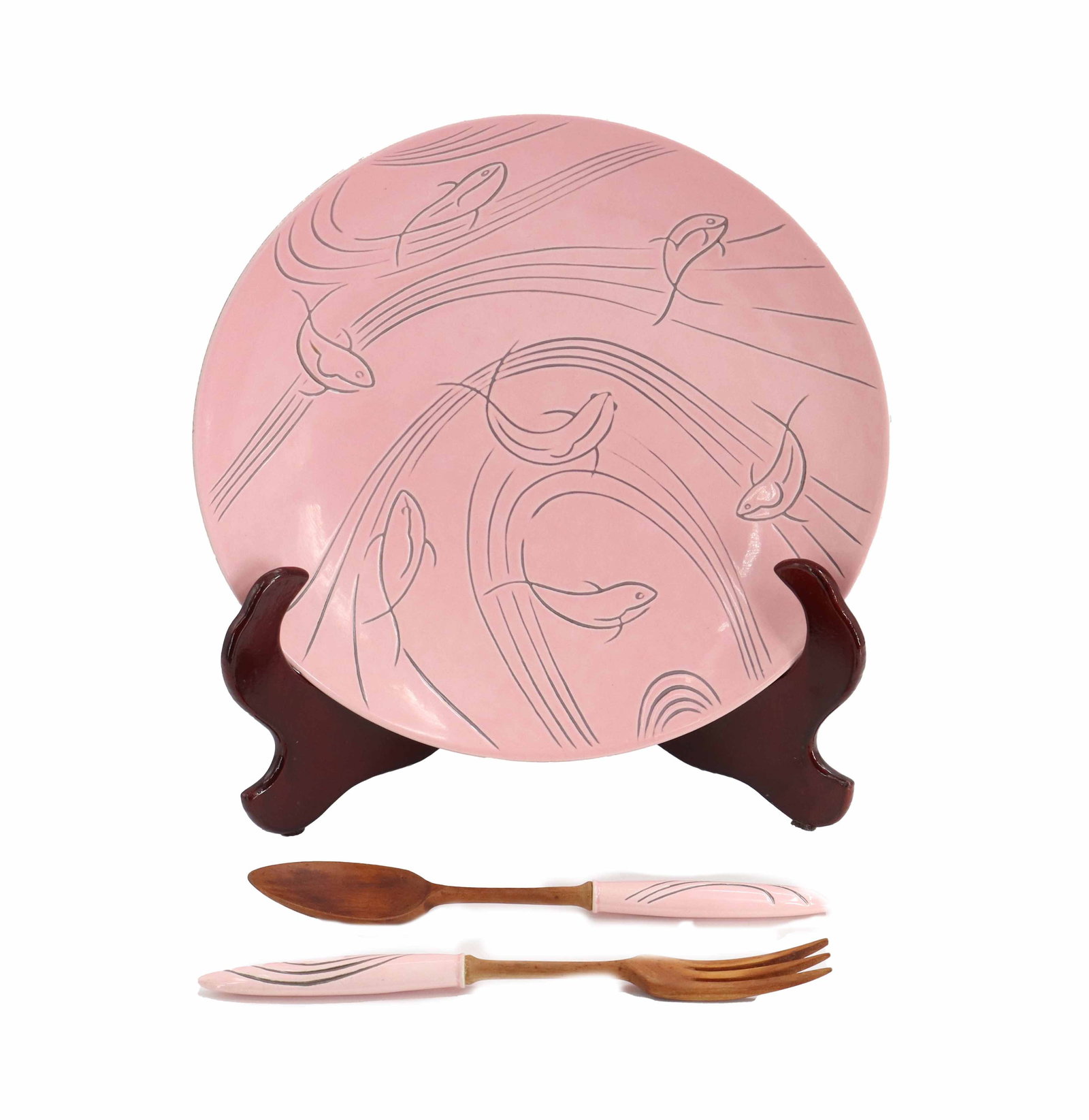 Californian Roselane Pottery Pink Fish Ceramic Salad Bowl and Teak Utensils: Californian Roselane Pottery Pink Fish Ceramic Salad Bowl and Teak Utensils. Classic pattern with wavy lines and abstract fish shapes throughout, both on the top surface of the bowl as well as the han