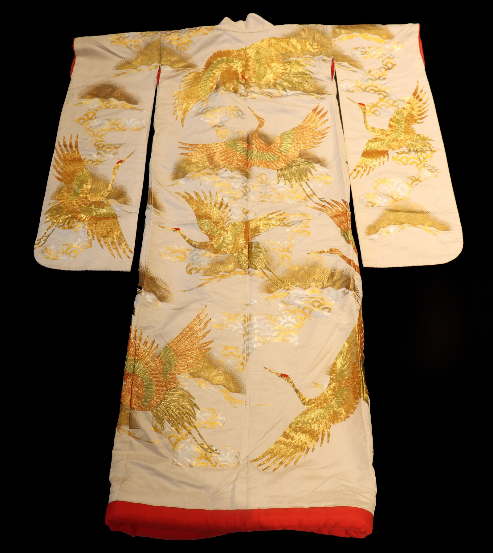 Vintage Japanese Embroidered and Painted Silk Uchikake Wedding Kimono in White and Gold: Vintage Japanese Embroidered and Painted Silk Uchikake Wedding Kimono in Cream and Gold. Traditional Japanese uchikake wedding kimono, crafted from white silk and elaborately decorated with golden emb