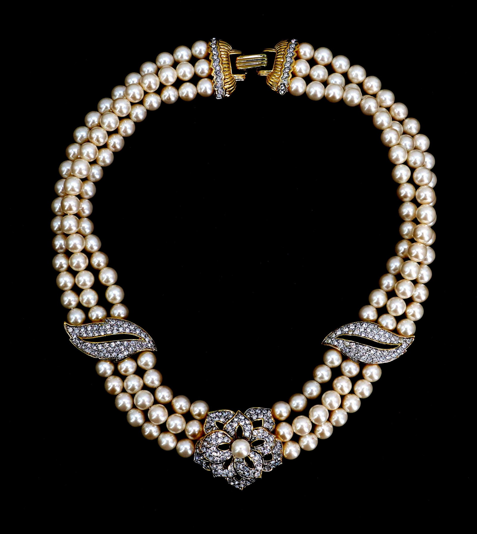 Franklin Mint "A Passion for Pearls" Faux Pearl and Crystal Necklace in Original Box (1 of 17)