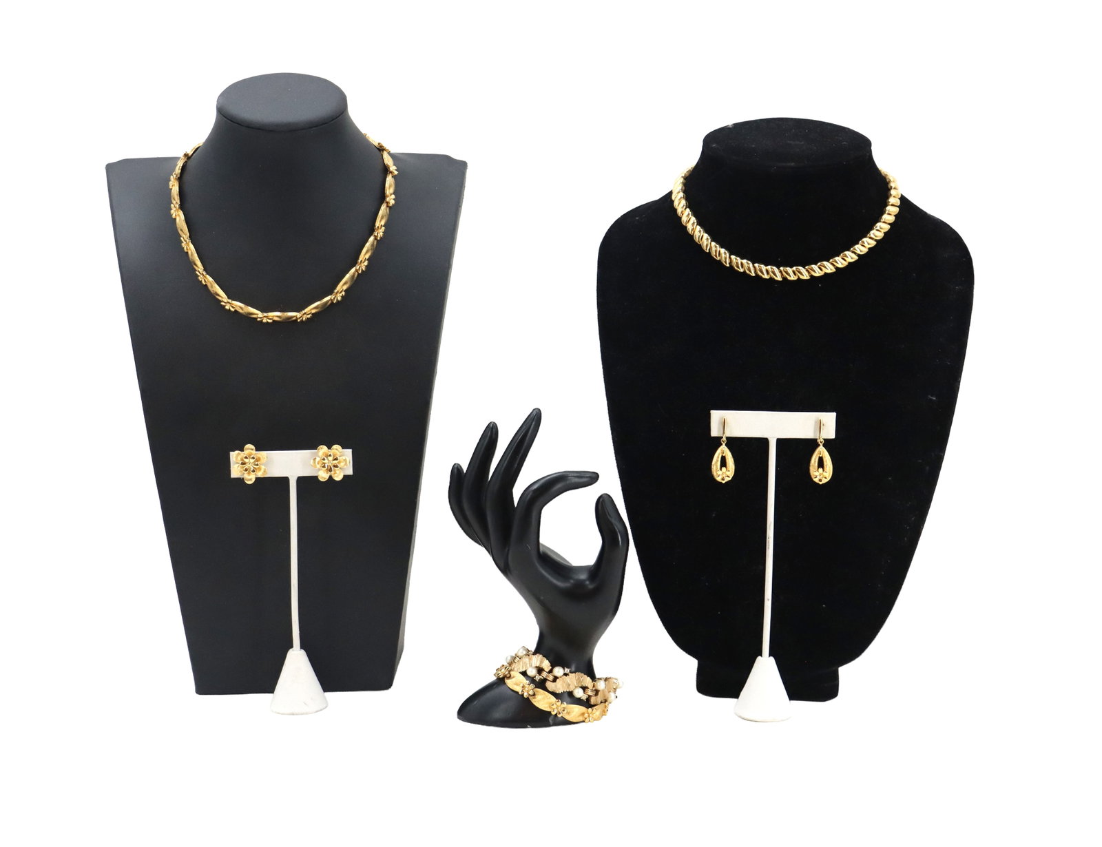 (8) Vintage Trifari Costume Jewelry - Necklaces, Earrings, Bracelet (1 of 17)